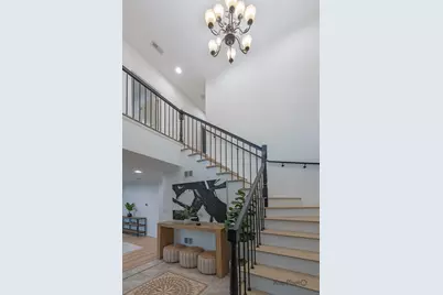 8237 N Newland Avenue, Niles, IL 60714 - Photo 5