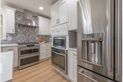 8237 N Newland Avenue, Niles, IL 60714 - Photo 11