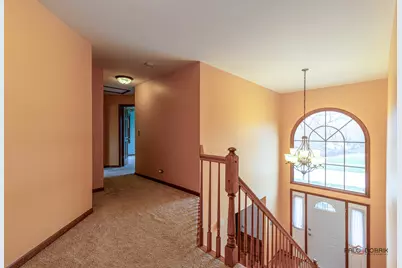 1551 Crowfoot Circle N, Hoffman Estates, IL 60169 - Photo 25