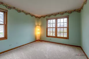 1551 Crowfoot Cir N, Hoffman Estates, IL 60169 - Photo 27