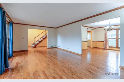 1551 Crowfoot Circle N, Hoffman Estates, IL 60169 - Photo 7