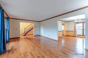 1551 Crowfoot Cir N, Hoffman Estates, IL 60169 - Photo 7