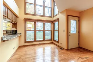 1551 Crowfoot Cir N, Hoffman Estates, IL 60169 - Photo 11