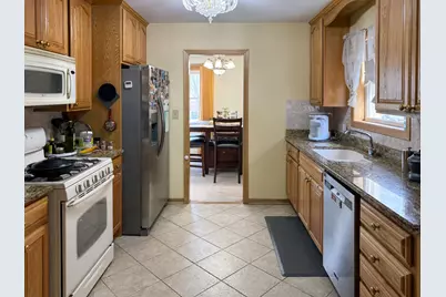 8027 W Churchill Avenue, Niles, IL 60714 - Photo 5