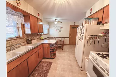 8027 W Churchill Avenue, Niles, IL 60714 - Photo 15