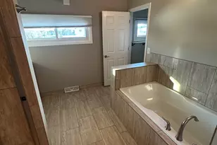 2211 Benjamin Ln, Bloomington, IL 61701 - Photo 23