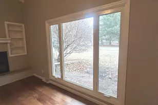 2211 Benjamin Ln, Bloomington, IL 61701 - Photo 7