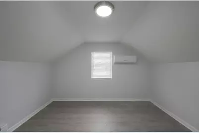 7653 S Saint Lawrence Avenue, Chicago, IL 60619 - Photo 17