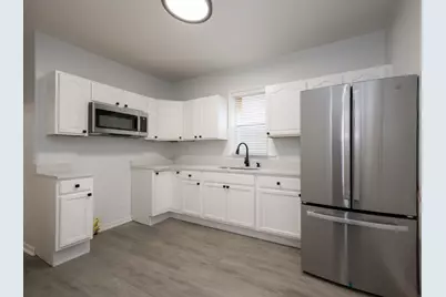 7653 S Saint Lawrence Avenue, Chicago, IL 60619 - Photo 9