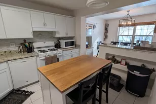 121 Crescent Ln, Schaumburg, IL 60193 - Photo 13