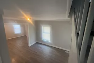 557 W Water St, Waukegan, IL 60085 - Photo 5