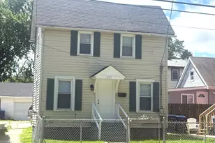 557 W Water St, Waukegan, IL 60085 - Photo 1