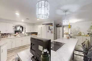 23 Greenridge Dr, Decatur, IL 62526 - Photo 9