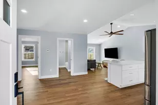 313 E Overton St, Tuscola, IL 61953 - Photo 5