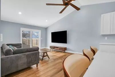 313 E Overton Street, Tuscola, IL 61953 - Photo 11