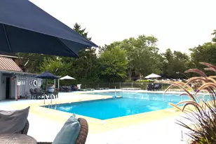 1188 Royal Glen Dr, Glen Ellyn, IL 60137 - Photo 9