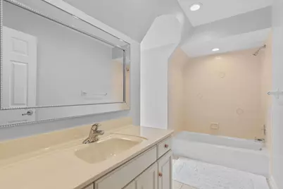 [Address not provided], Lake Forest, IL 60045 - Photo 35