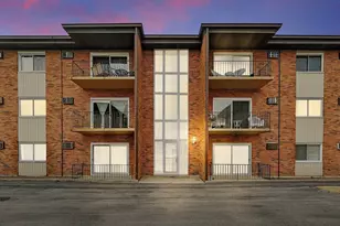 4125 W 97th Pl, Oak Lawn, IL 60453 - Photo 1