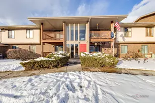 800 Brook Dr, Streamwood, IL 60107 - Photo 1