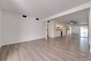 800 Brook Dr, Streamwood, IL 60107 - Photo 11