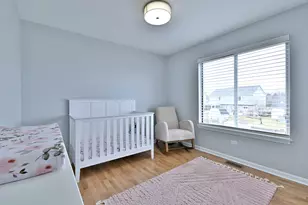 284 Bingham Cir, Mundelein, IL 60060 - Photo 21