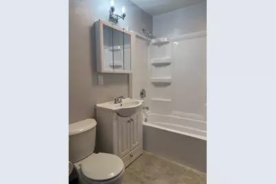 1124 E 1st Avenue, Monmouth, IL 61462 - Photo 9