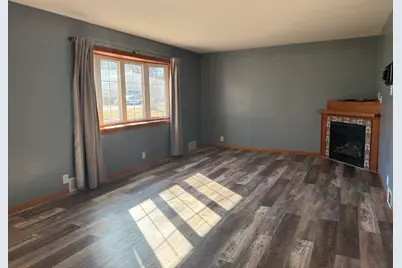 1124 E 1st Avenue, Monmouth, IL 61462 - Photo 5