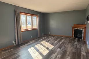 1124 E 1st Ave, Monmouth, IL 61462 - Photo 5