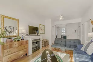 3108 W Belle Plaine Ave, Chicago, IL 60618 - Photo 7