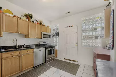 3108 W Belle Plaine Avenue #3, Chicago, IL 60618 - Photo 11