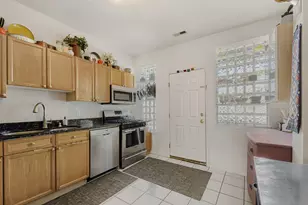 3108 W Belle Plaine Ave, Chicago, IL 60618 - Photo 11