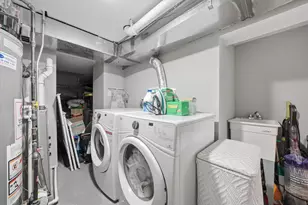 1627 N Lawndale Ave, Chicago, IL 60647 - Photo 19