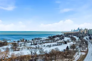 4250 N Marine Dr, Chicago, IL 60613 - Photo 21