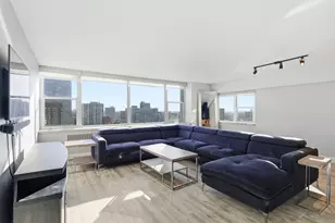 4250 N Marine Dr, Chicago, IL 60613 - Photo 9