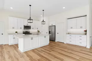 1142 Kate Dr, Yorkville, IL 60560 - Photo 3