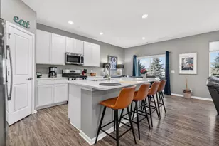 1008 Moraine Dr, South Elgin, IL 60177 - Photo 5