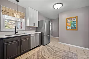 332 Evergreen Dr, Batavia, IL 60510 - Photo 11