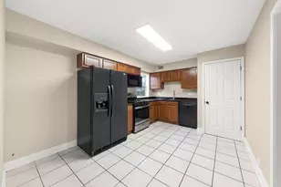 403 S Elizabeth St, Lombard, IL 60148 - Photo 5