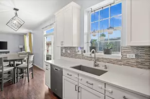 218 Middleton Ct, Elgin, IL 60124 - Photo 11