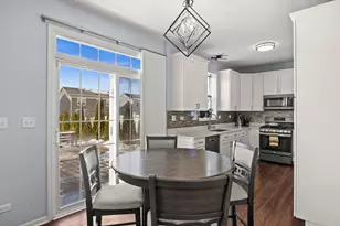 218 Middleton Ct, Elgin, IL 60124 - Photo 7