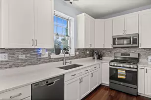 218 Middleton Ct, Elgin, IL 60124 - Photo 9