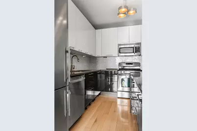 21 W Chestnut Street #1403, Chicago, IL 60610 - Photo 3