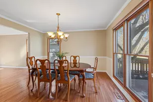 0N655 Courtney Ln, Winfield, IL 60190 - Photo 5