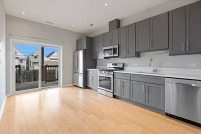 3432 W Melrose Street, Chicago, IL 60618 - Photo 3