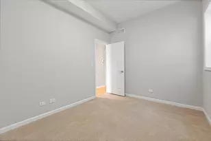 3432 W Melrose St, Chicago, IL 60618 - Photo 13