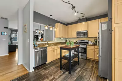 974 Mayfair Court, Elk Grove Village, IL 60007 - Photo 7