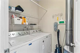 974 Mayfair Ct, Elk Grove Village, IL 60007 - Photo 25