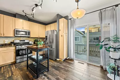 974 Mayfair Court, Elk Grove Village, IL 60007 - Photo 5