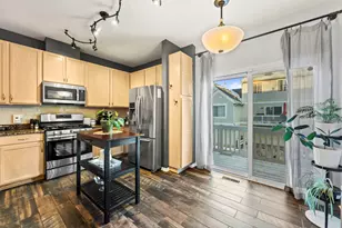 974 Mayfair Ct, Elk Grove Village, IL 60007 - Photo 5