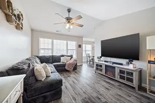 1281 N Red Oak Cir, Round Lake Beach, IL 60073 - Photo 3